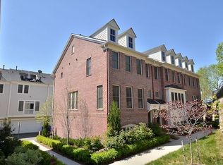 2658 S Kenmore Ct, Arlington, VA 22206