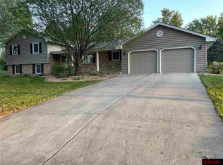 107 Elmwood Cir, Le Sueur, MN 56058