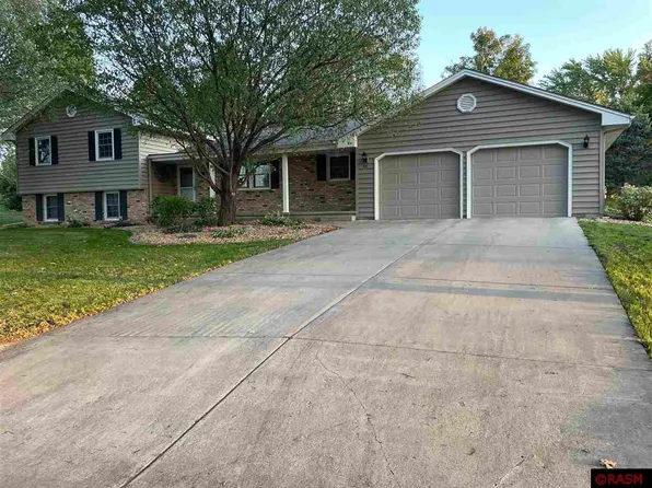 107 Elmwood Cir, Le Sueur, MN 56058