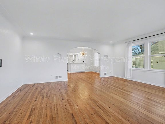 3rd image of 3021 N Columbine St