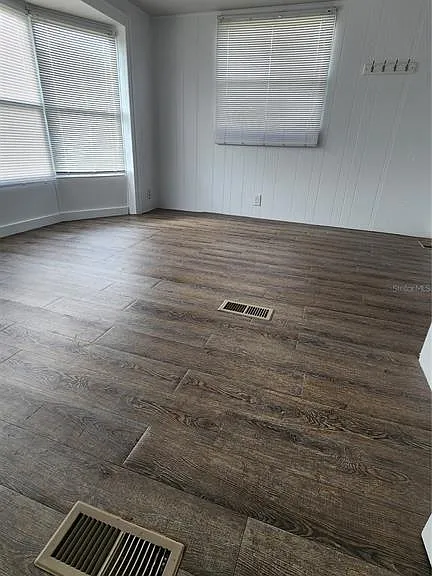 17653 Broad St — Photo 11