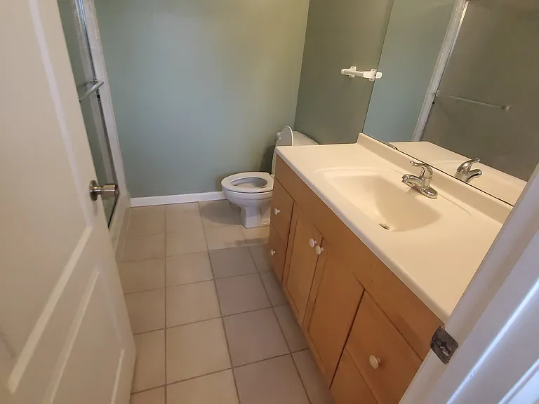 5421 Vineland Rd — Photo 7