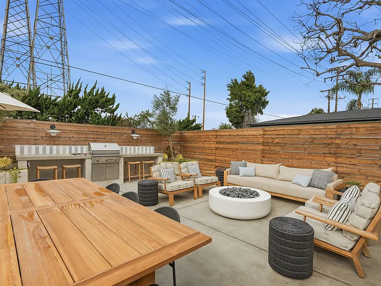 1620 E Maple Ave — Photo 5