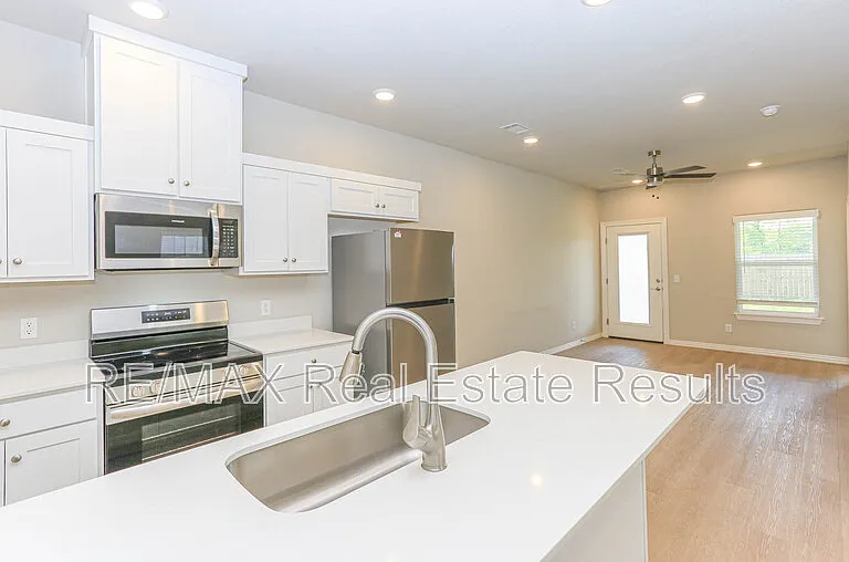 1401 Poigai Way #1 — Photo 8