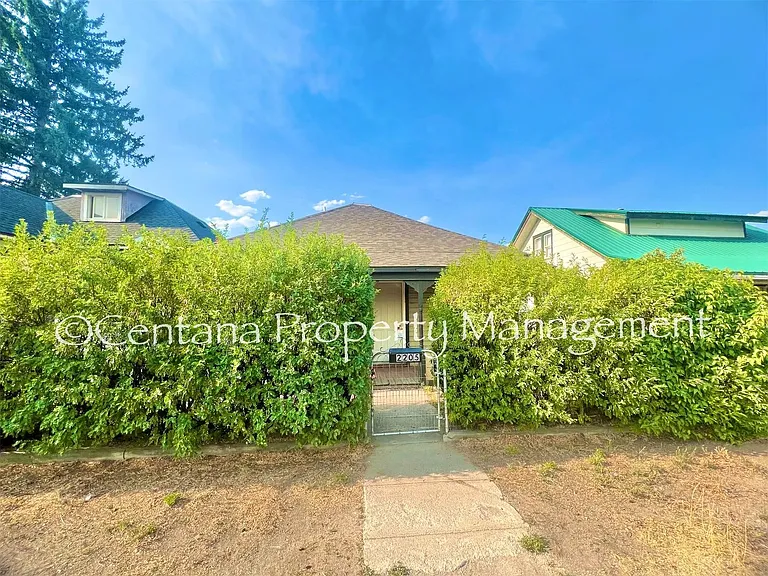 2205 Locust St — Photo 1