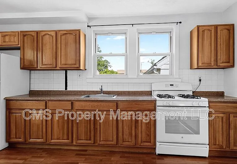 49 Welland Ave #2 — Photo 22