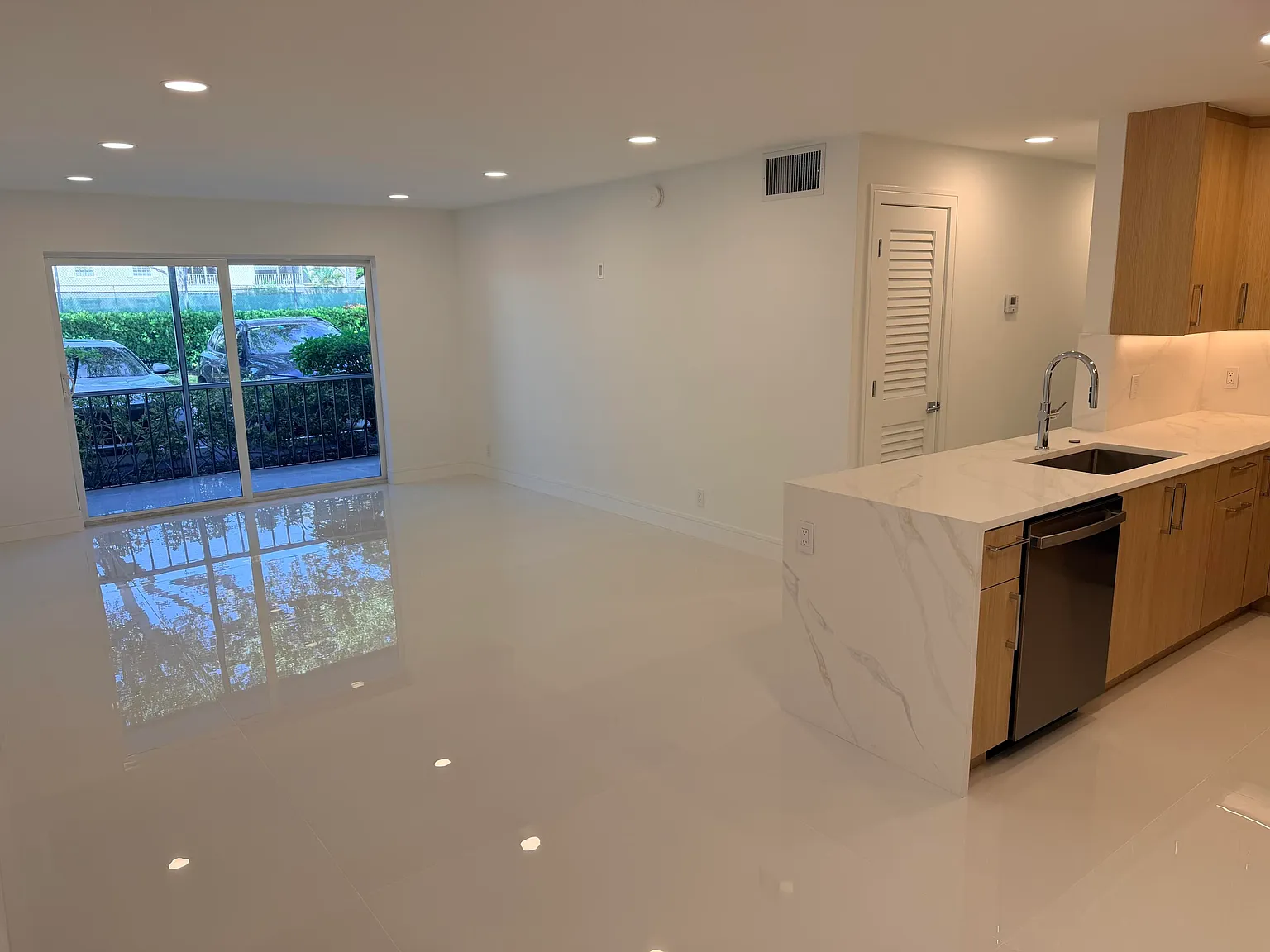 2 bed, 2.0 bath, 1200 sqft, $2,900 — Photo 3