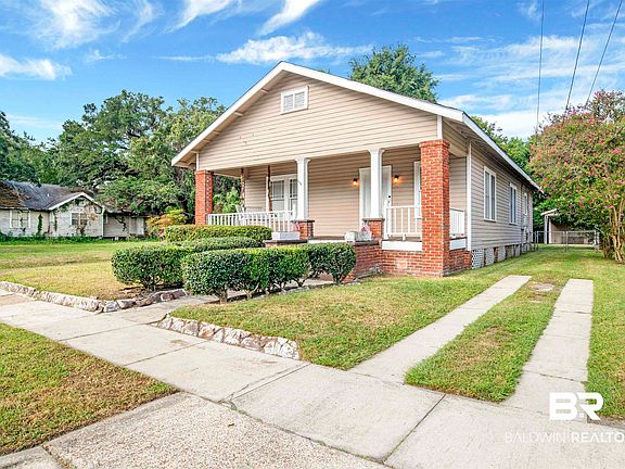 3rd image of 458 Dexter Ave