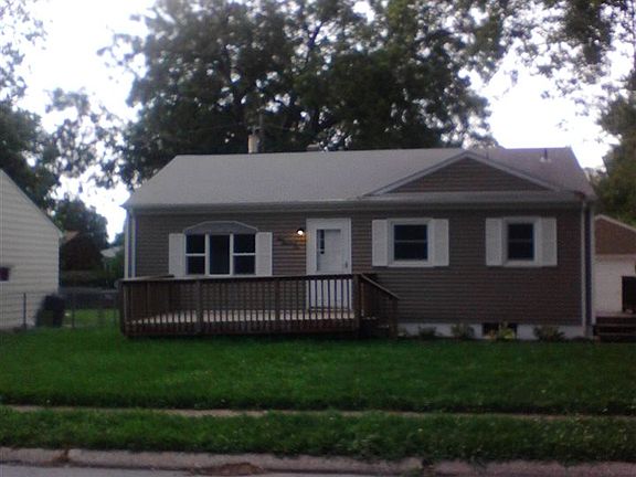 3rd image of 906 W 32nd Ave