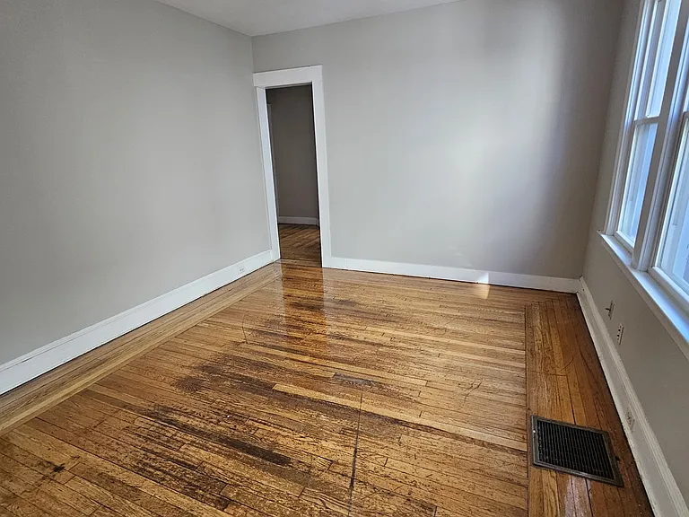 49 Maltby St #1B — Photo 5