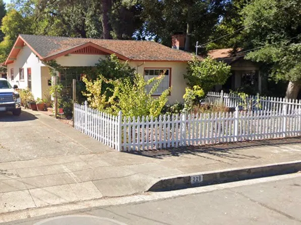 228 Benton St, Santa Rosa, CA 95401