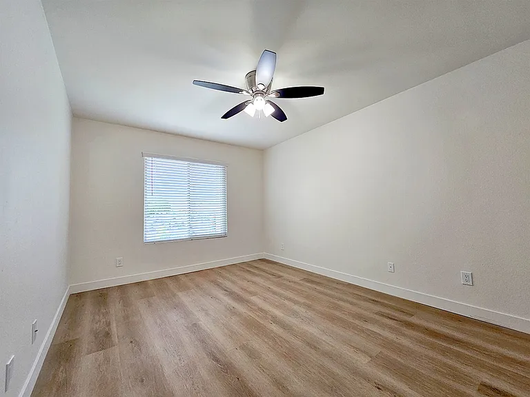 The Vine Apts — Photo 10