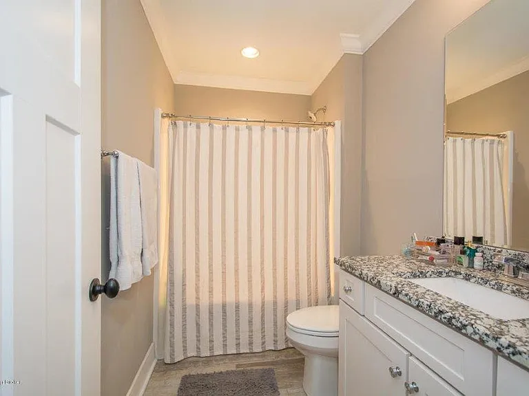 1704 Coral Ct — Photo 46