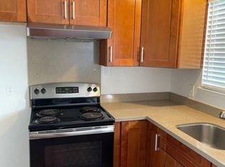 494 Schafer Rd, Hayward, CA 94544