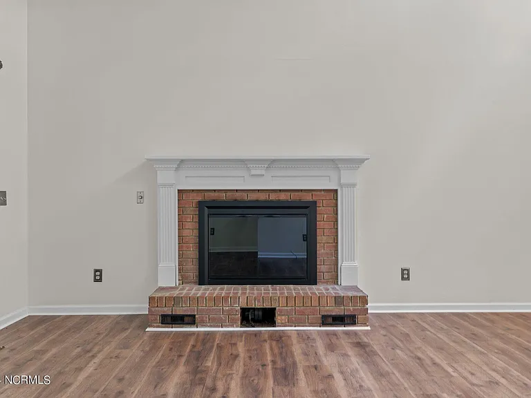 618 Chelsea Dr — Photo 7