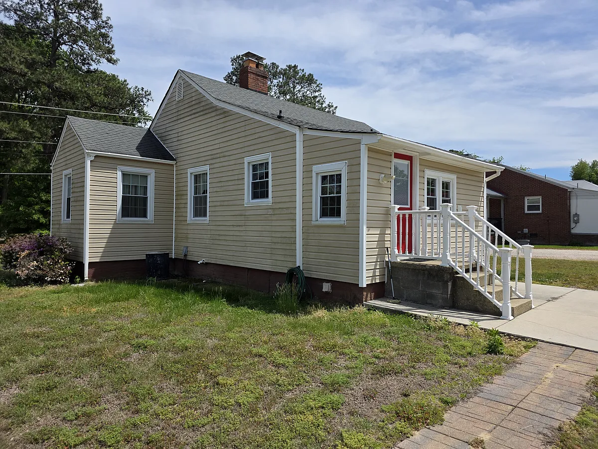 Building Photo - 4012 Lee Blvd