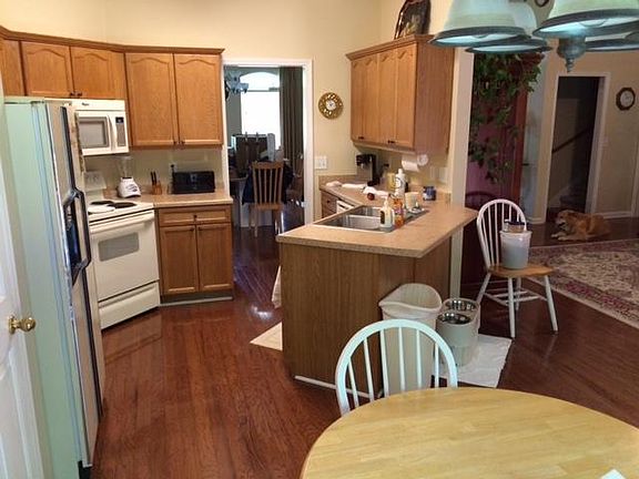 3rd image of 2104 Allendale Pl