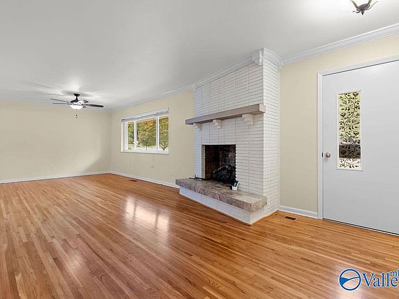 5th image of 2108 Roseberry Dr