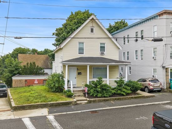 113 Cedar St, Fitchburg, MA 01420