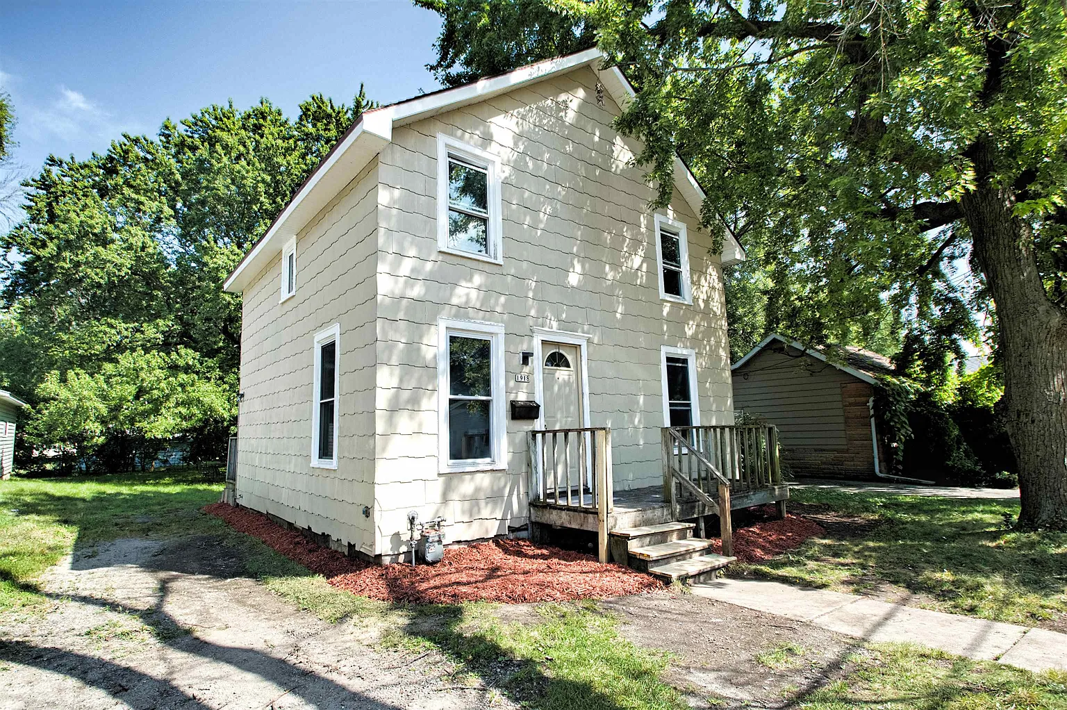 1918 Sheridan St photo 1