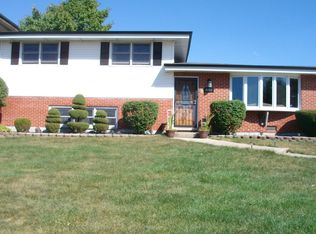 8711 S 81st Ave, Hickory Hills, IL 60457