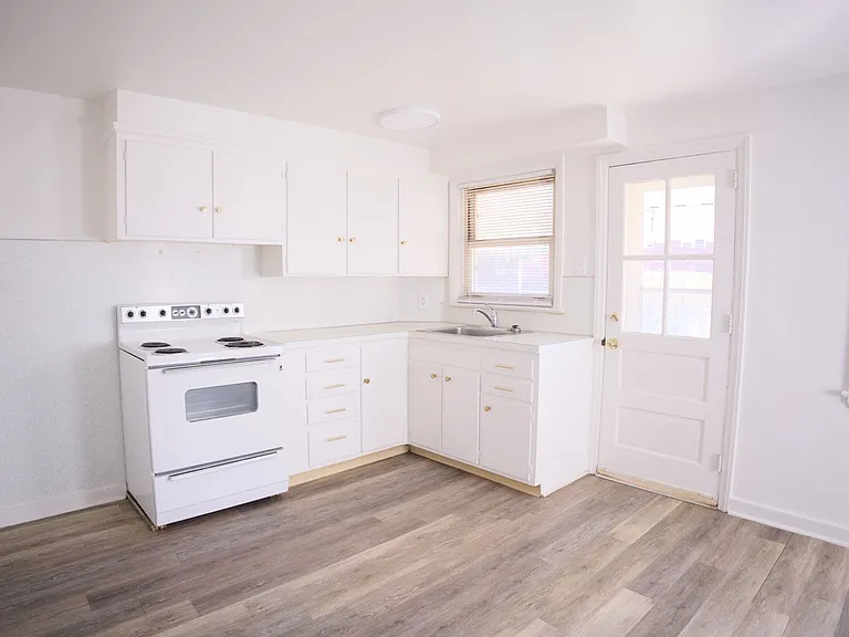 834 Wabank St — Photo 3