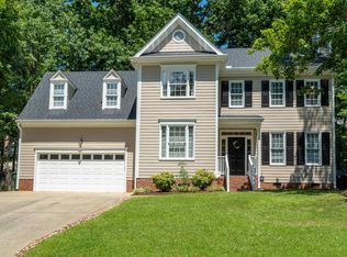 102 Gwinnett Pl, Cary, NC 27518