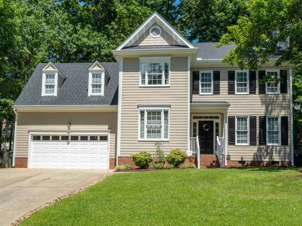 102 Gwinnett Pl, Cary, NC 27518