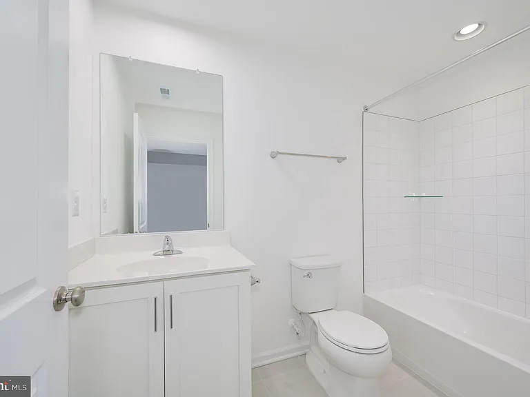 519 Fontana Cir — Photo 11