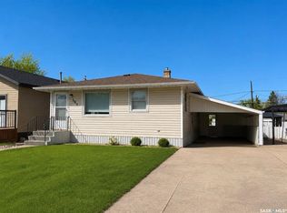 505 3rd Ave E, Assiniboia, SK S0H0B0