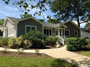 4 Howell Dr, Smithtown, NY 11787