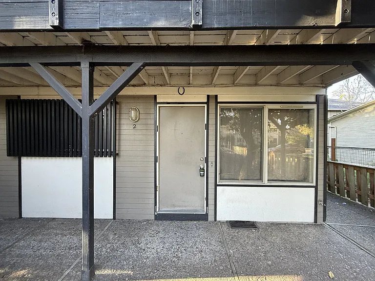 851 W 5th Ave #2 — Photo 11
