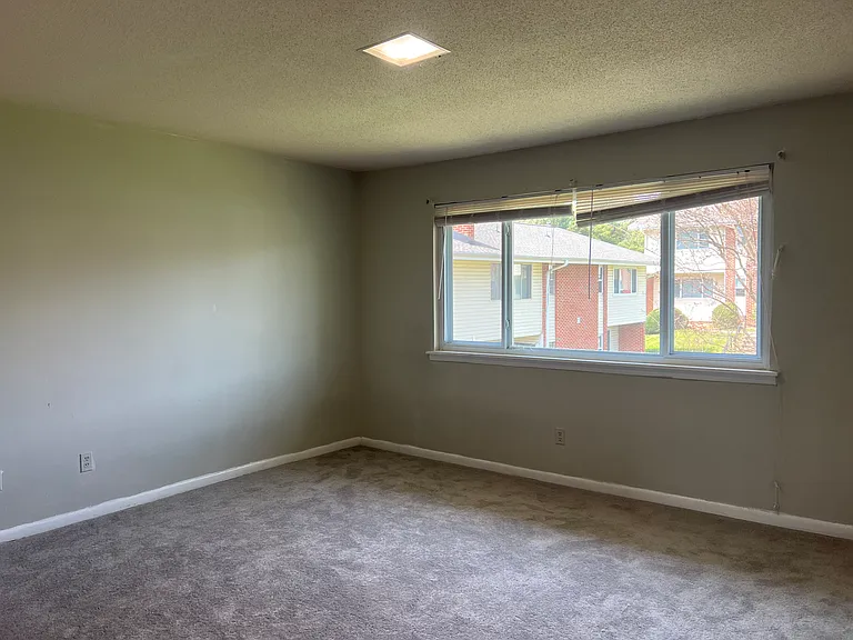 2343 Champion Ct — Photo 28