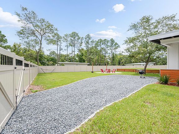 5th image of 263 YARBROUGH Circle