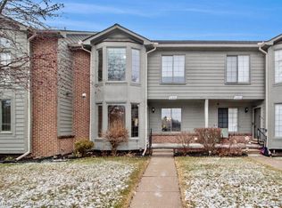 31484 Merriwood Park Dr, Livonia, MI 48152