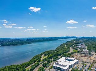 45 Laurie Dr, Englewood Cliffs, NJ 07632