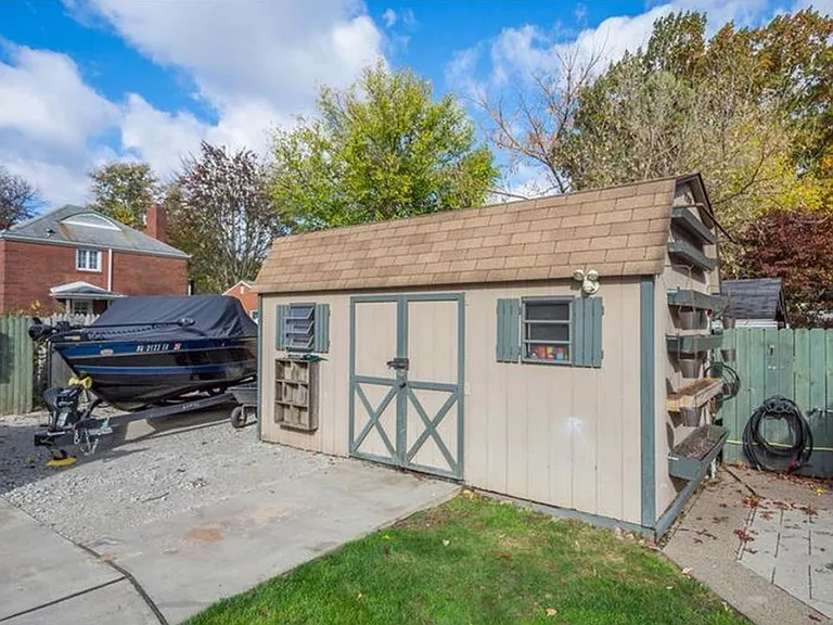 145 Oliver Ave — Photo 21