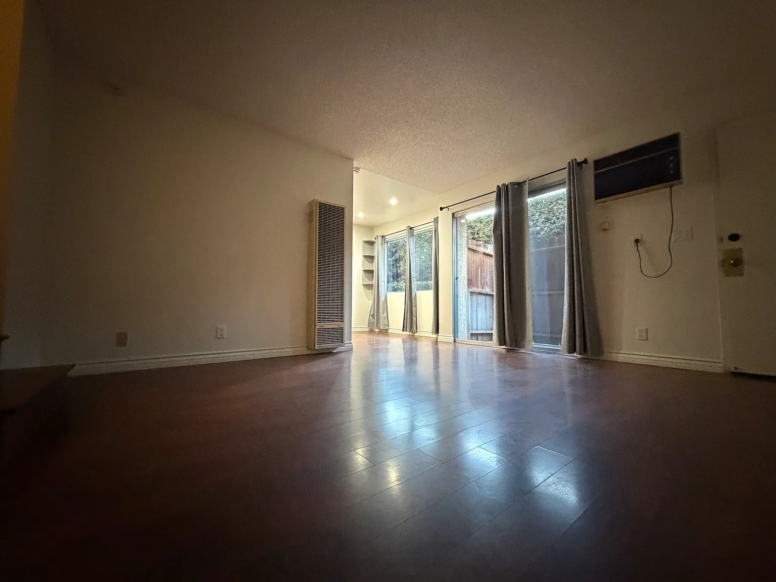 2 bed, 1.5 bath, $4,000 — Photo 1