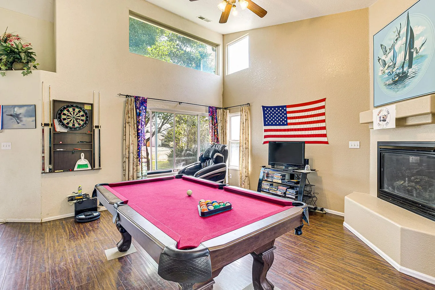 3 bed, 1.0 bath, 1689 sqft, $3,097 — Photo 2