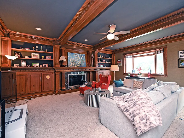 12046 Timberlake Dr — Photo 16