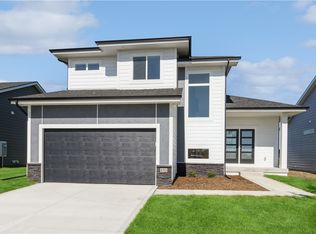 495 NW Compass Ave, Waukee, IA 50263