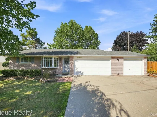 23571 E Le Bost Dr, Novi, MI 48375