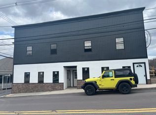 42 Main St, Dallas, PA 18612