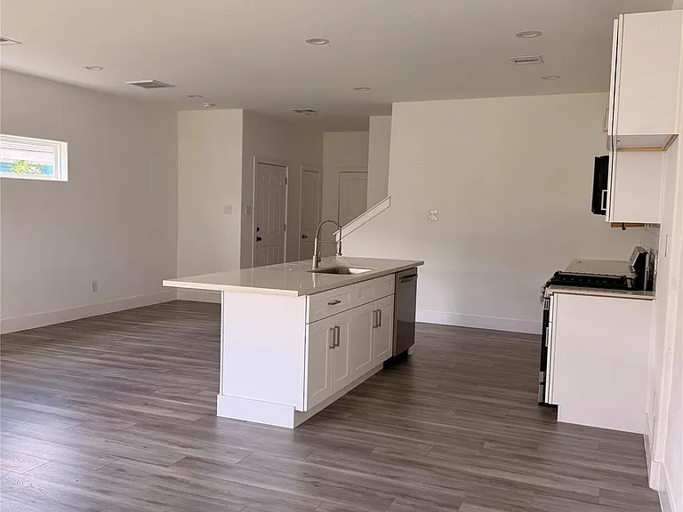 4436 Aledo St — Photo 6