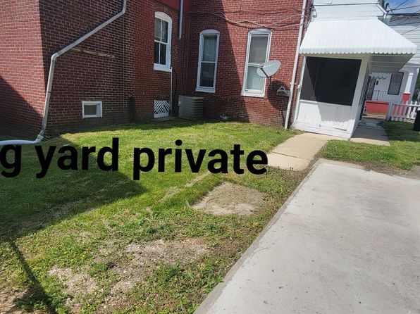 15 E 4th St