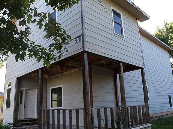 3rd image of 427 N Summit St