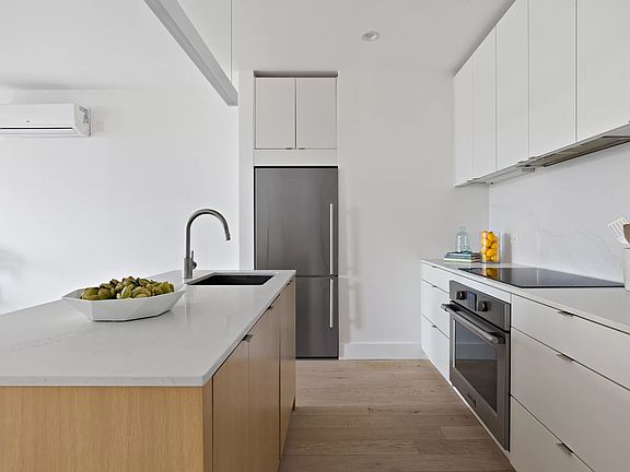 4th image of 762 Park Pl #4-B