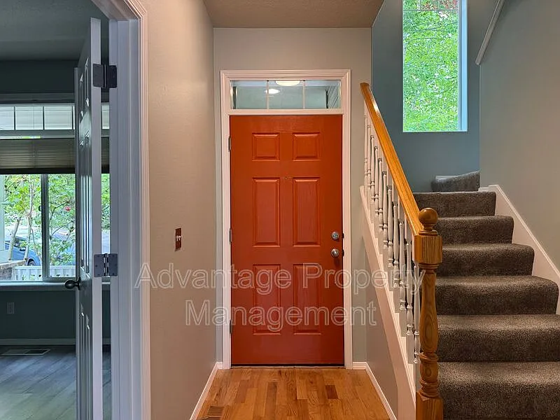 4 bed, 2.5 bath, 1924 sqft, $2,900 — Photo 4