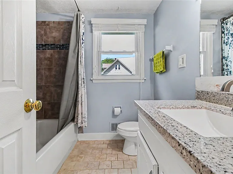 66 Woodrow Ave — Photo 9