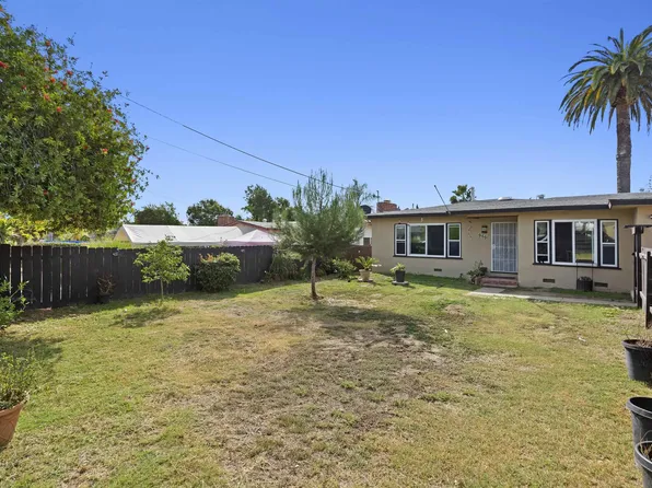 915 Crest View Rd, Vista, CA 92081